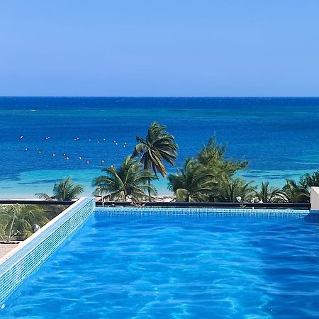 Modern 1 Bedroom Suite By Beach Great Location! 푸에르토 모렐로스 외부 사진
