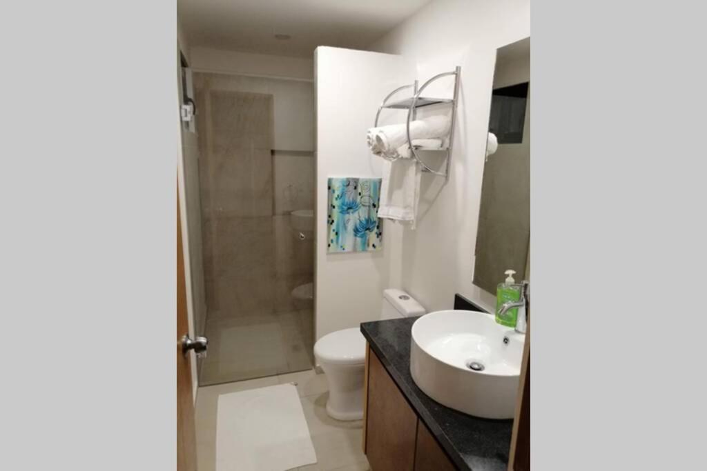 Modern 1 Bedroom Suite By Beach Great Location! 푸에르토 모렐로스 외부 사진
