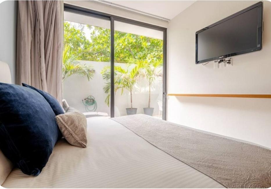 Modern 1 Bedroom Suite By Beach Great Location! 푸에르토 모렐로스 외부 사진