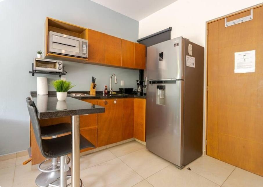 Modern 1 Bedroom Suite By Beach Great Location! 푸에르토 모렐로스 외부 사진