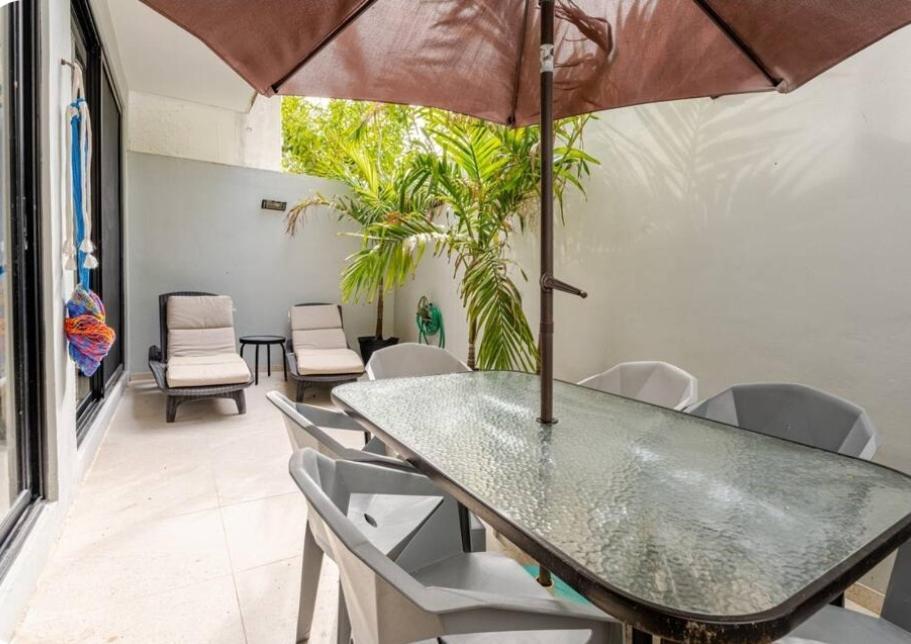 Modern 1 Bedroom Suite By Beach Great Location! 푸에르토 모렐로스 외부 사진