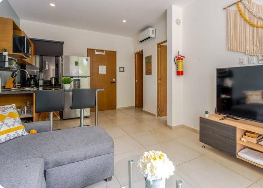 Modern 1 Bedroom Suite By Beach Great Location! 푸에르토 모렐로스 외부 사진