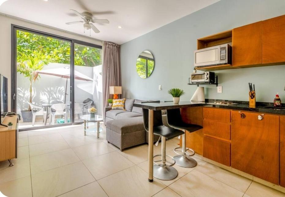 Modern 1 Bedroom Suite By Beach Great Location! 푸에르토 모렐로스 외부 사진