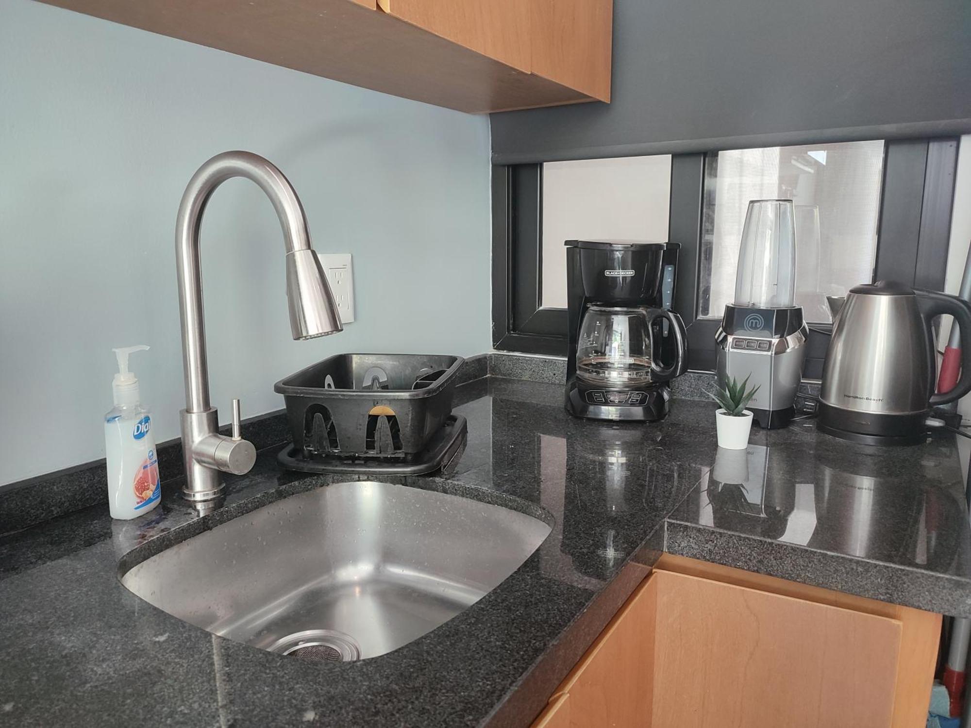 Modern 1 Bedroom Suite By Beach Great Location! 푸에르토 모렐로스 외부 사진